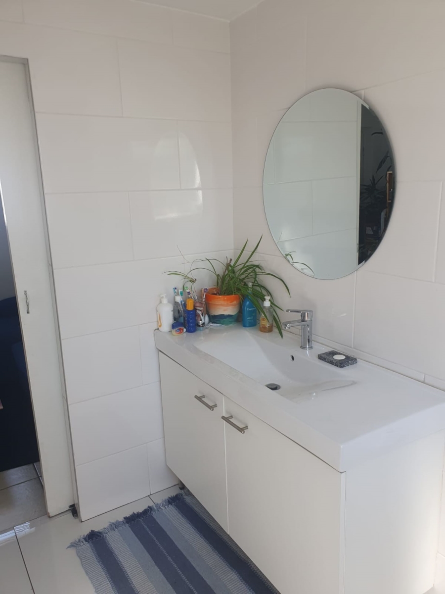 2 Bedroom Property for Sale in Maitland Western Cape